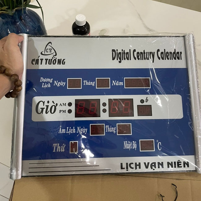 camera-dong-ho-treo-tuong-lich-van-nien-1